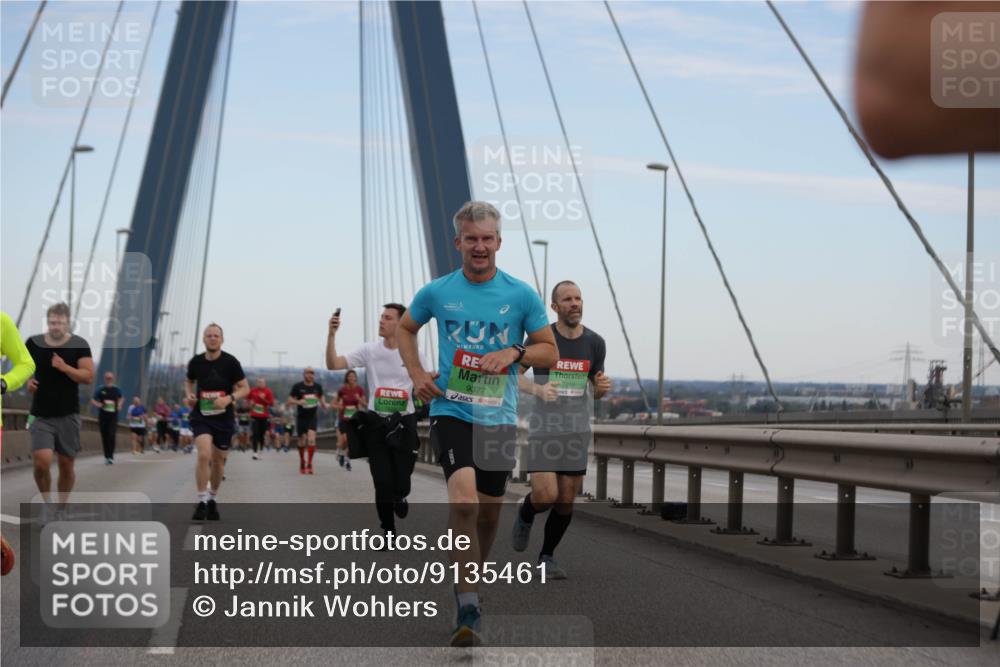 03.10.2025 - Köhlbrandbrückenlauf Jannik Wohlers http://msf.ph/oto/9135461 03.10.2025 15:24:13 Position 1 9377, 7219 meine-sportfotos.de