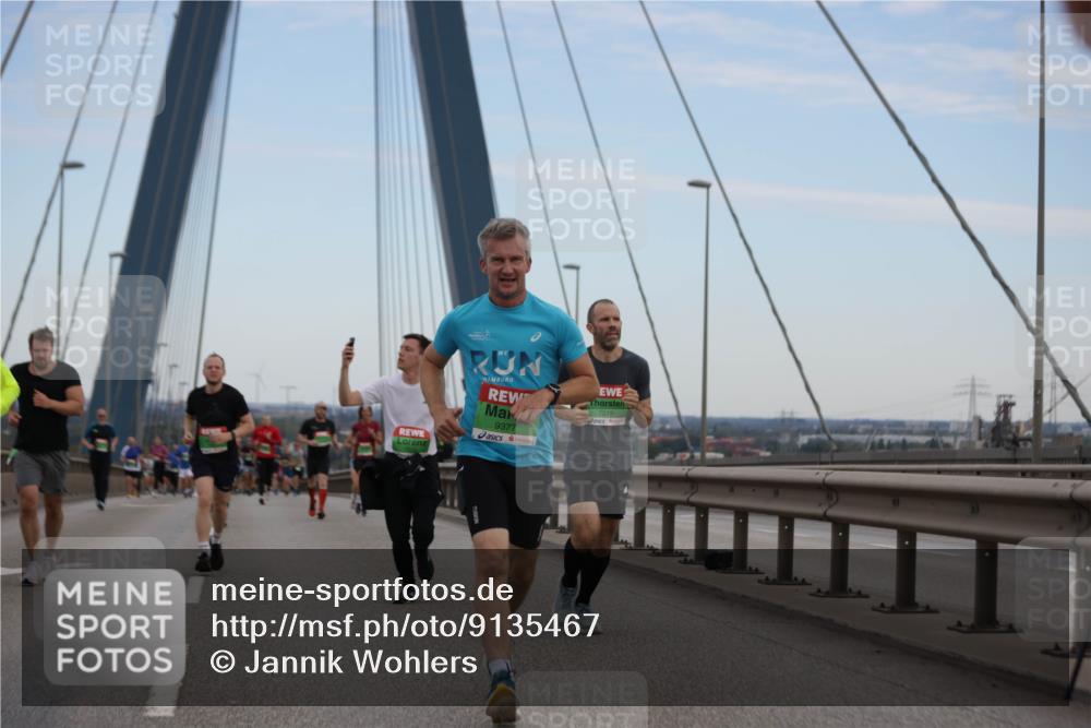 03.10.2025 - Köhlbrandbrückenlauf Jannik Wohlers http://msf.ph/oto/9135467 03.10.2025 15:24:13 Position 1 7219, 9377 meine-sportfotos.de