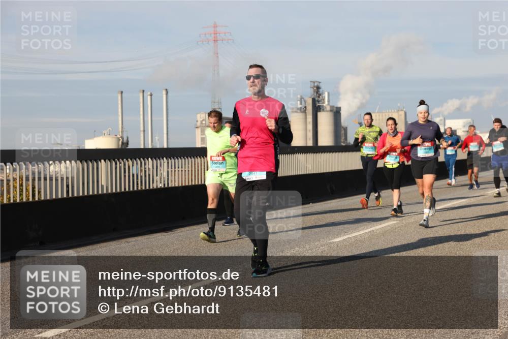03.10.2025 - Köhlbrandbrückenlauf Lena Gebhardt http://msf.ph/oto/9135481 03.10.2025 09:53:34 Position 2 2941 meine-sportfotos.de