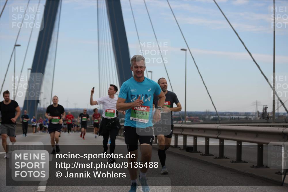 03.10.2025 - Köhlbrandbrückenlauf Jannik Wohlers http://msf.ph/oto/9135488 03.10.2025 15:24:13 Position 1 9377 meine-sportfotos.de