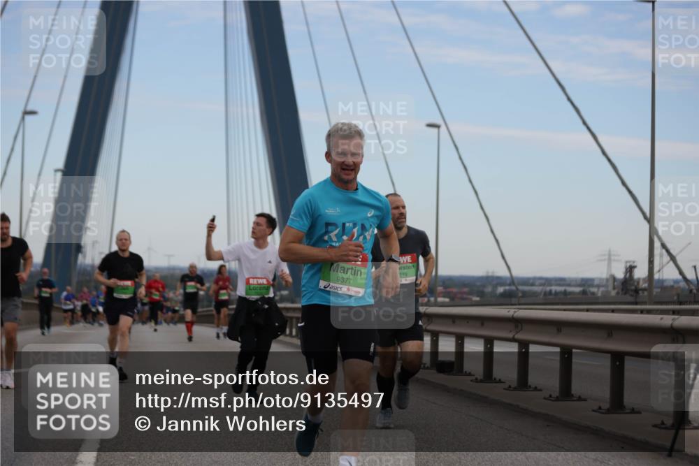 03.10.2025 - Köhlbrandbrückenlauf Jannik Wohlers http://msf.ph/oto/9135497 03.10.2025 15:24:13 Position 1 9377, 219 meine-sportfotos.de