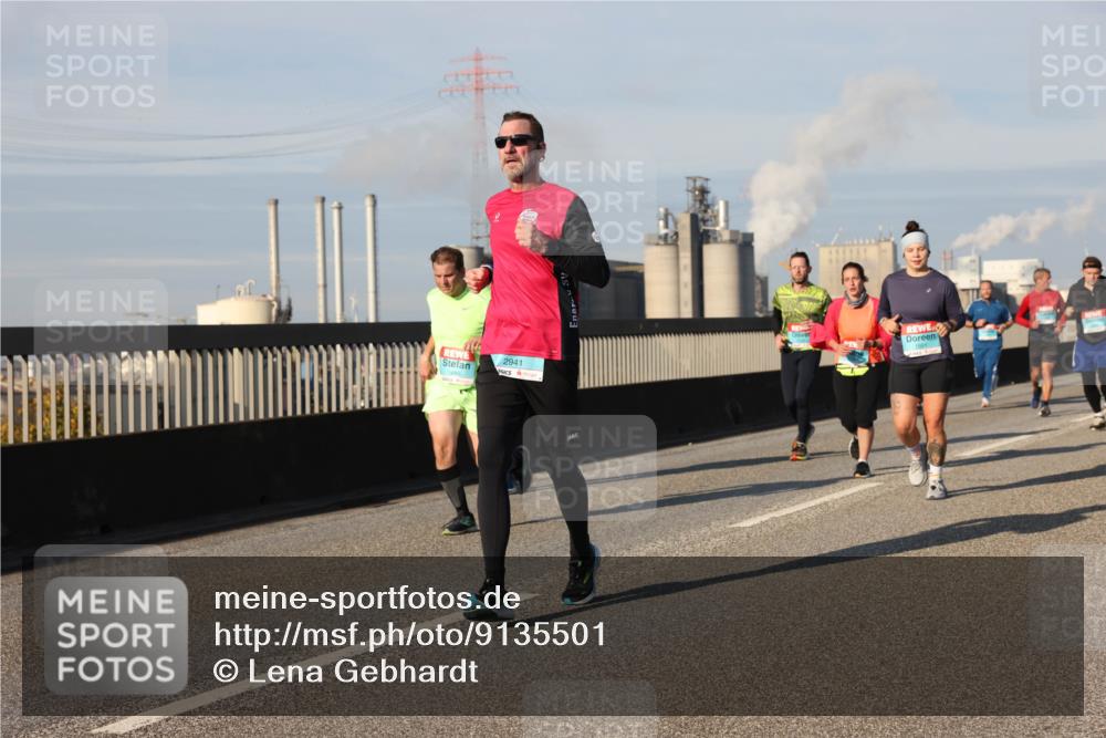 03.10.2025 - Köhlbrandbrückenlauf Lena Gebhardt http://msf.ph/oto/9135501 03.10.2025 09:53:35 Position 2 2941 meine-sportfotos.de