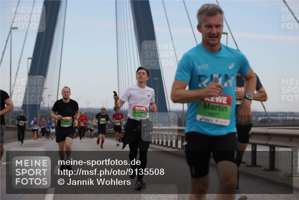 03.10.2025 - Köhlbrandbrückenlauf Jannik Wohlers http://msf.ph/oto/9135508 03.10.2025 15:24:14 Position 1 7522, 9377 meine-sportfotos.de