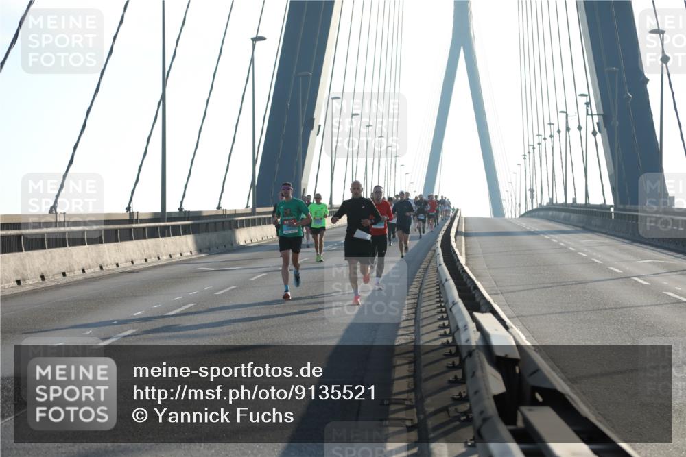03.10.2025 - Köhlbrandbrückenlauf Yannick Fuchs http://msf.ph/oto/9135521 03.10.2025 08:22:46 Position 1  meine-sportfotos.de