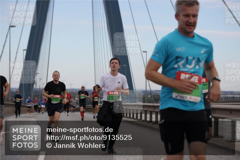 03.10.2025 - Köhlbrandbrückenlauf Jannik Wohlers http://msf.ph/oto/9135525 03.10.2025 15:24:14 Position 1 7522 meine-sportfotos.de