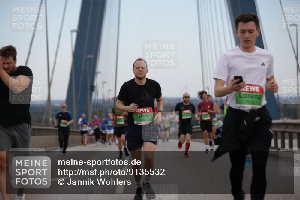 03.10.2025 - Köhlbrandbrückenlauf Jannik Wohlers http://msf.ph/oto/9135532 03.10.2025 15:24:15 Position 1 7160, 7522 meine-sportfotos.de