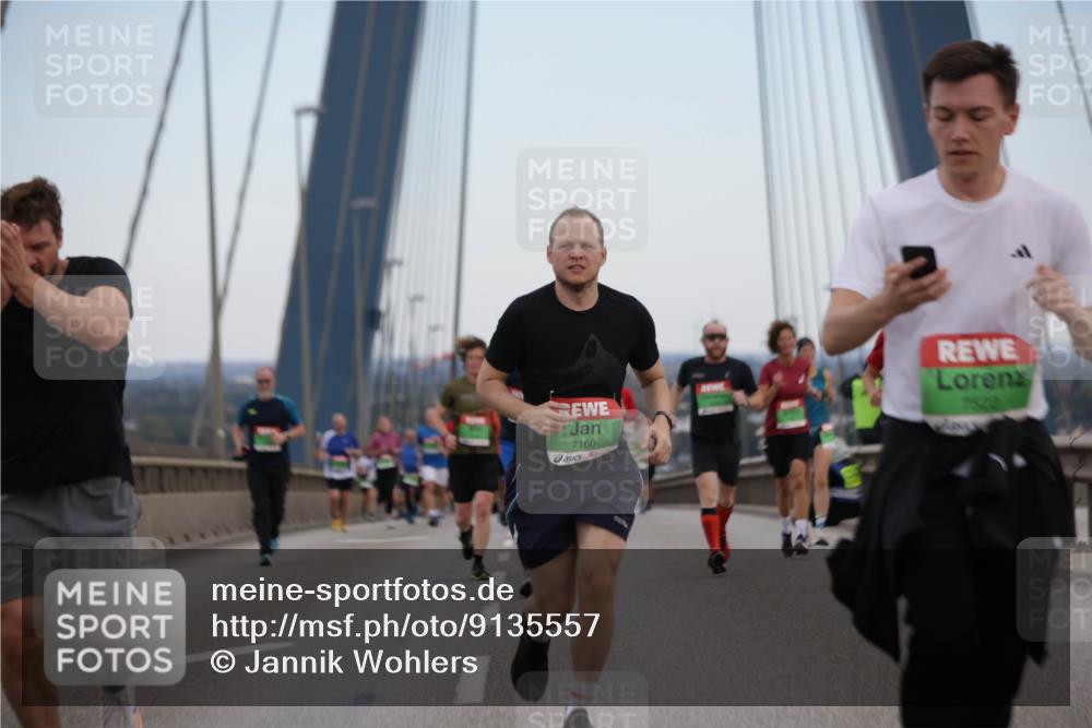 03.10.2025 - Köhlbrandbrückenlauf Jannik Wohlers http://msf.ph/oto/9135557 03.10.2025 15:24:15 Position 1 7160, 7522 meine-sportfotos.de