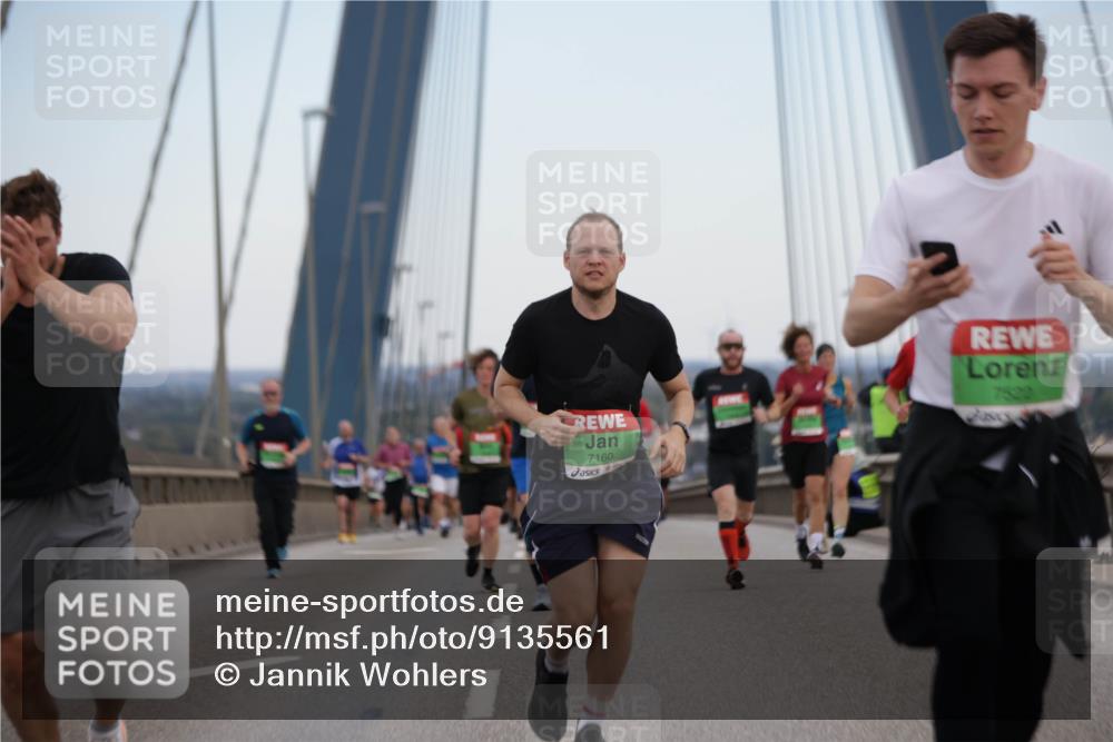 03.10.2025 - Köhlbrandbrückenlauf Jannik Wohlers http://msf.ph/oto/9135561 03.10.2025 15:24:15 Position 1 7160, 7522 meine-sportfotos.de