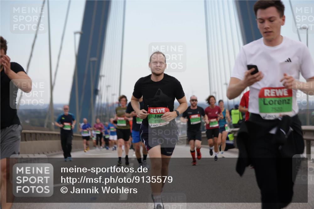 03.10.2025 - Köhlbrandbrückenlauf Jannik Wohlers http://msf.ph/oto/9135579 03.10.2025 15:24:15 Position 1 7160, 7522 meine-sportfotos.de