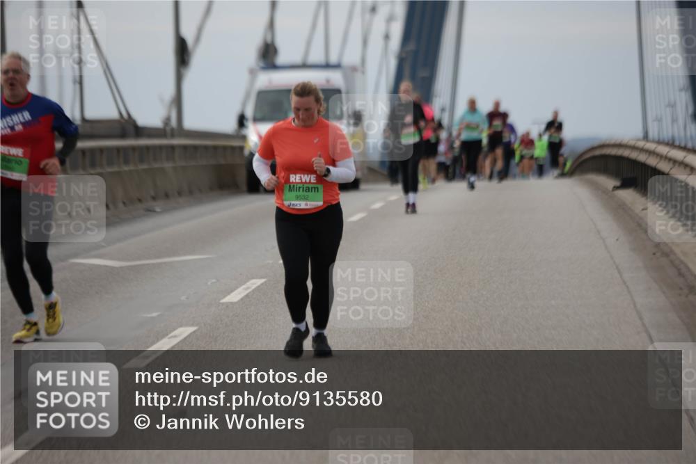03.10.2025 - Köhlbrandbrückenlauf Jannik Wohlers http://msf.ph/oto/9135580 03.10.2025 16:06:23 Position 1 9532, 21 meine-sportfotos.de