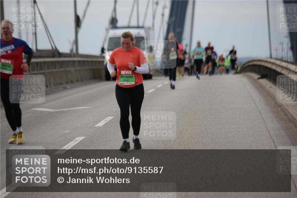 03.10.2025 - Köhlbrandbrückenlauf Jannik Wohlers http://msf.ph/oto/9135587 03.10.2025 16:06:24 Position 1 9532 meine-sportfotos.de