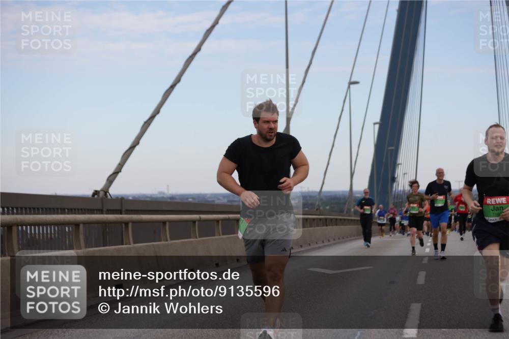 03.10.2025 - Köhlbrandbrückenlauf Jannik Wohlers http://msf.ph/oto/9135596 03.10.2025 15:24:16 Position 1  meine-sportfotos.de
