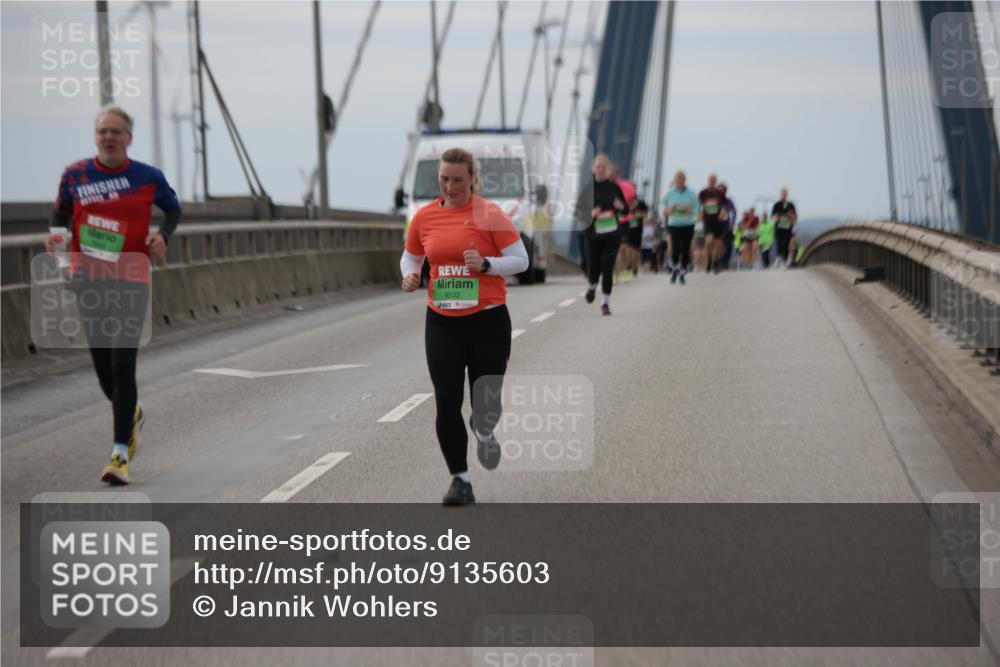 03.10.2025 - Köhlbrandbrückenlauf Jannik Wohlers http://msf.ph/oto/9135603 03.10.2025 16:06:24 Position 1 9532 meine-sportfotos.de