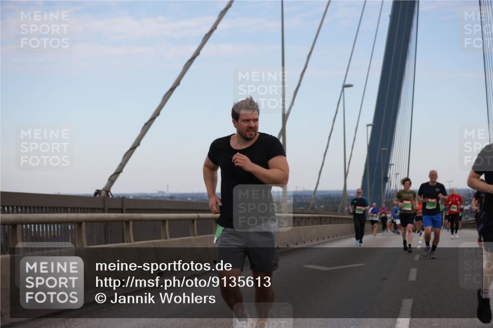 03.10.2025 - Köhlbrandbrückenlauf Jannik Wohlers http://msf.ph/oto/9135613 03.10.2025 15:24:16 Position 1  meine-sportfotos.de