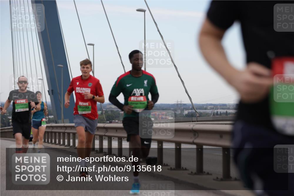 03.10.2025 - Köhlbrandbrückenlauf Jannik Wohlers http://msf.ph/oto/9135618 03.10.2025 15:24:18 Position 1 96, 247 meine-sportfotos.de