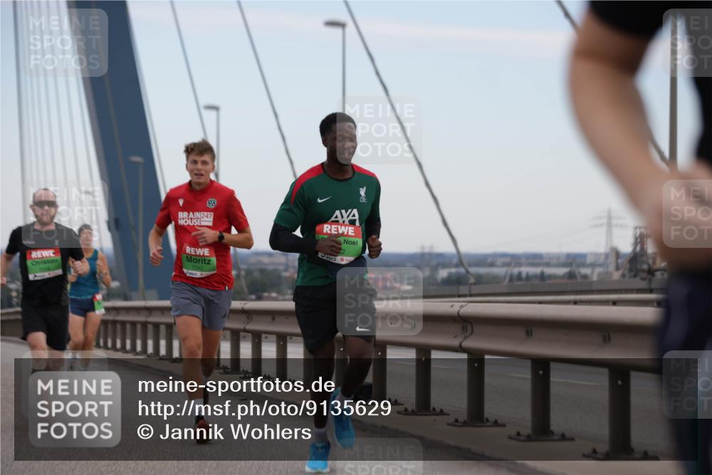 03.10.2025 - Köhlbrandbrückenlauf Jannik Wohlers http://msf.ph/oto/9135629 03.10.2025 15:24:18 Position 1 247, 7342 meine-sportfotos.de