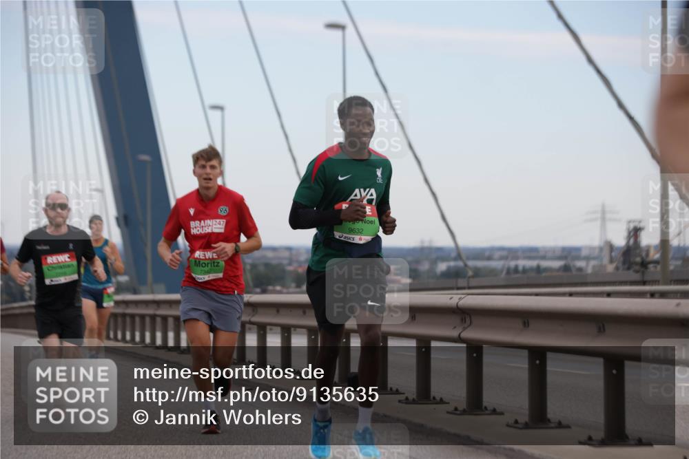 03.10.2025 - Köhlbrandbrückenlauf Jannik Wohlers http://msf.ph/oto/9135635 03.10.2025 15:24:18 Position 1 28, 247, 7342, 9632 meine-sportfotos.de