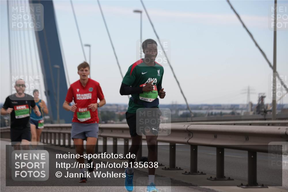 03.10.2025 - Köhlbrandbrückenlauf Jannik Wohlers http://msf.ph/oto/9135638 03.10.2025 15:24:18 Position 1 9632 meine-sportfotos.de