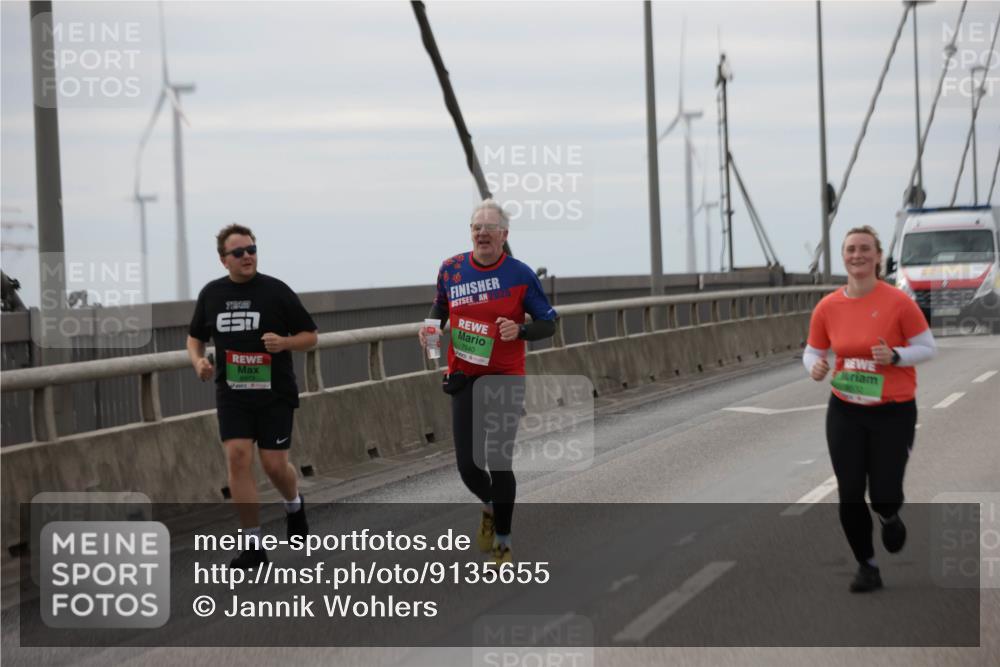 03.10.2025 - Köhlbrandbrückenlauf Jannik Wohlers http://msf.ph/oto/9135655 03.10.2025 16:06:25 Position 1 57, 2025, 7640 meine-sportfotos.de