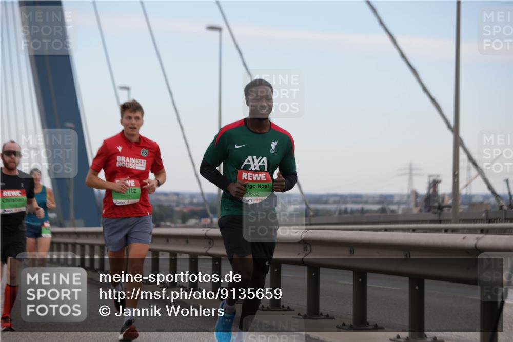 03.10.2025 - Köhlbrandbrückenlauf Jannik Wohlers http://msf.ph/oto/9135659 03.10.2025 15:24:18 Position 1 247, 9632, 7342 meine-sportfotos.de
