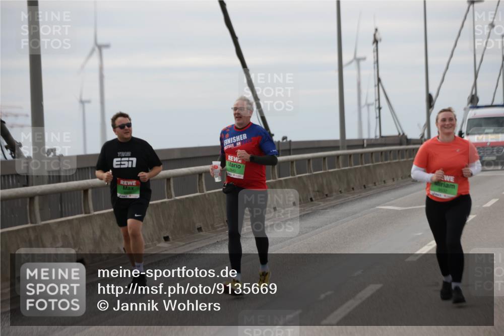 03.10.2025 - Köhlbrandbrückenlauf Jannik Wohlers http://msf.ph/oto/9135669 03.10.2025 16:06:25 Position 1 2025, 7640, 9632 meine-sportfotos.de