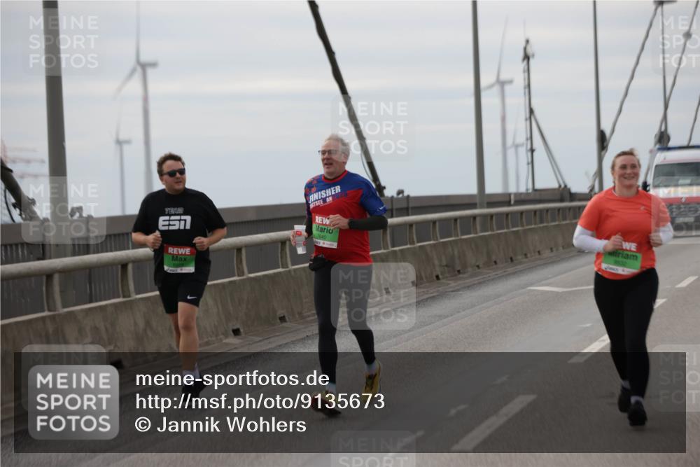 03.10.2025 - Köhlbrandbrückenlauf Jannik Wohlers http://msf.ph/oto/9135673 03.10.2025 16:06:25 Position 1 7640 meine-sportfotos.de