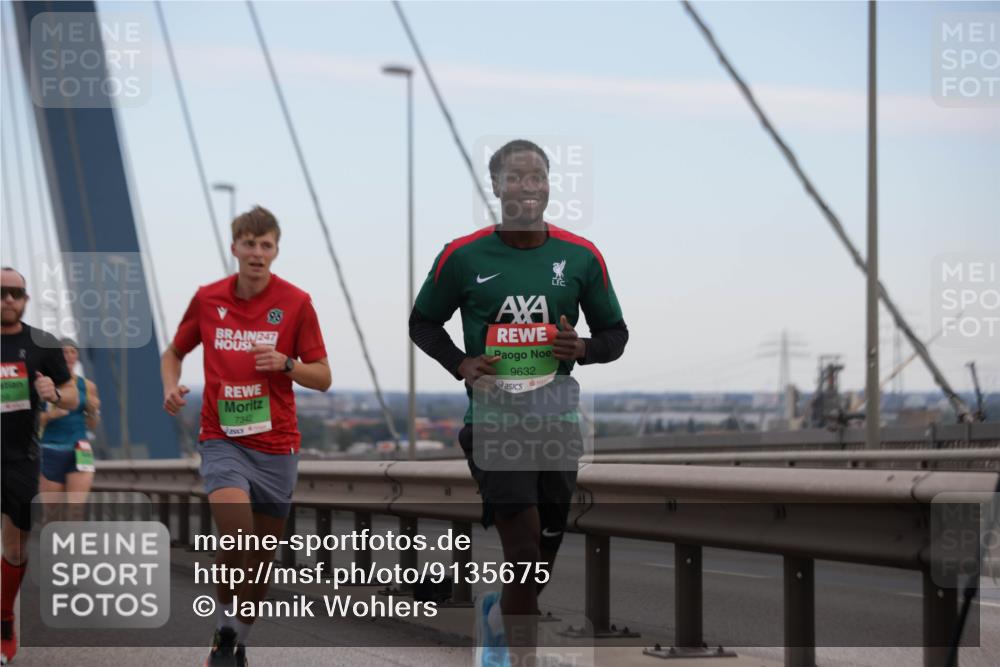 03.10.2025 - Köhlbrandbrückenlauf Jannik Wohlers http://msf.ph/oto/9135675 03.10.2025 15:24:18 Position 1 247, 7342, 98, 9632 meine-sportfotos.de