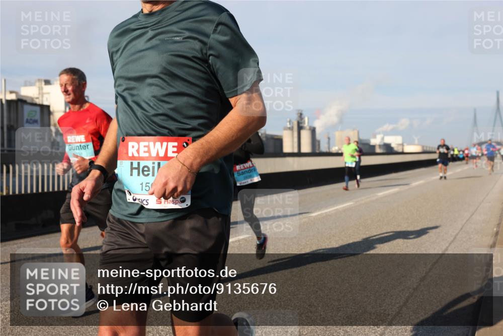 03.10.2025 - Köhlbrandbrückenlauf Lena Gebhardt http://msf.ph/oto/9135676 03.10.2025 09:53:41 Position 2 15 meine-sportfotos.de