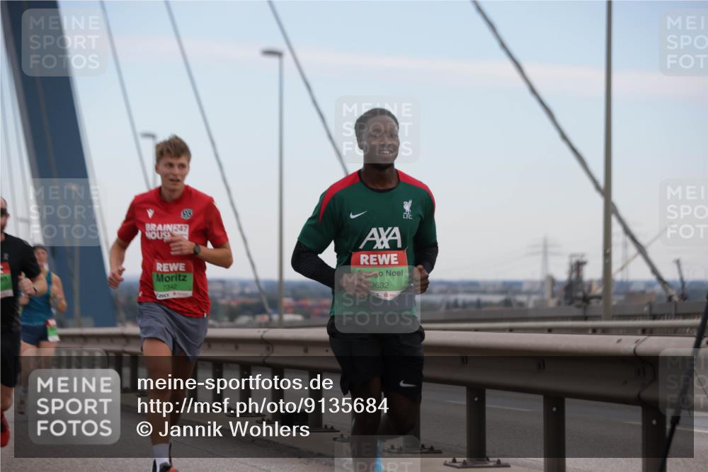 03.10.2025 - Köhlbrandbrückenlauf Jannik Wohlers http://msf.ph/oto/9135684 03.10.2025 15:24:18 Position 1 247, 7342, 9632 meine-sportfotos.de