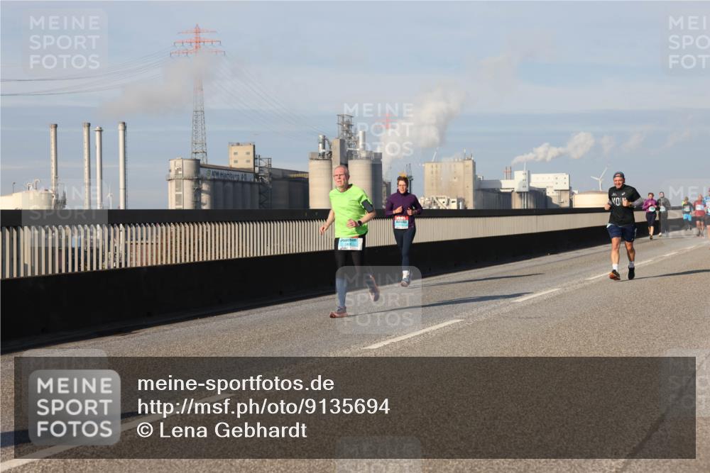 03.10.2025 - Köhlbrandbrückenlauf Lena Gebhardt http://msf.ph/oto/9135694 03.10.2025 09:53:43 Position 2  meine-sportfotos.de