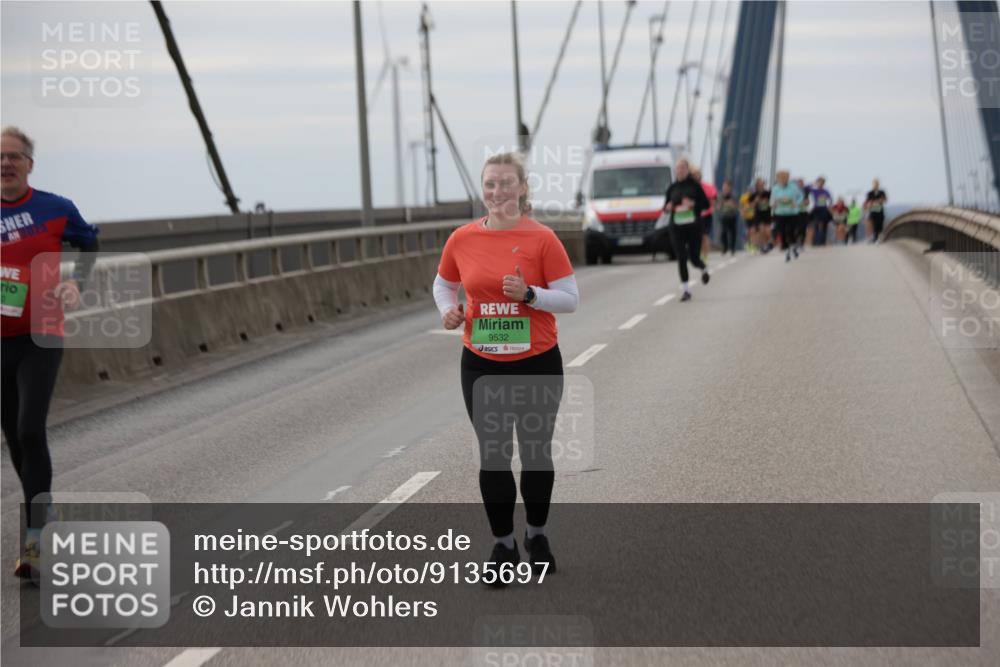 03.10.2025 - Köhlbrandbrückenlauf Jannik Wohlers http://msf.ph/oto/9135697 03.10.2025 16:06:26 Position 1 2025, 9532 meine-sportfotos.de
