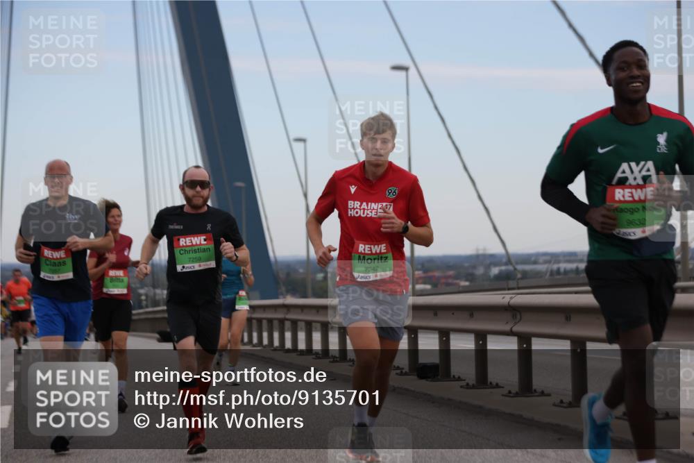 03.10.2025 - Köhlbrandbrückenlauf Jannik Wohlers http://msf.ph/oto/9135701 03.10.2025 15:24:19 Position 1 7259, 96, 247, 7342, 9632 meine-sportfotos.de