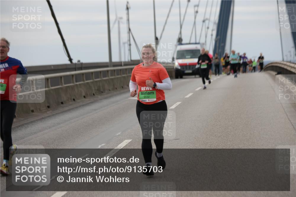 03.10.2025 - Köhlbrandbrückenlauf Jannik Wohlers http://msf.ph/oto/9135703 03.10.2025 16:06:26 Position 1 2021, 9532 meine-sportfotos.de
