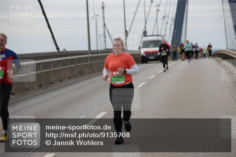 03.10.2025 - Köhlbrandbrückenlauf Jannik Wohlers http://msf.ph/oto/9135708 03.10.2025 16:06:26 Position 1 2025, 9532 meine-sportfotos.de