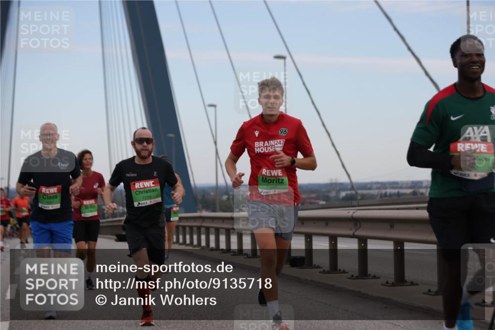 03.10.2025 - Köhlbrandbrückenlauf Jannik Wohlers http://msf.ph/oto/9135718 03.10.2025 15:24:19 Position 1 7067, 26, 7259, 247, 7342 meine-sportfotos.de