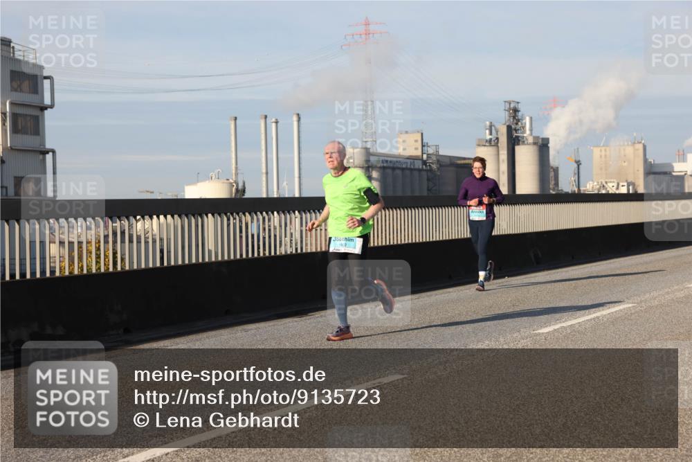 03.10.2025 - Köhlbrandbrückenlauf Lena Gebhardt http://msf.ph/oto/9135723 03.10.2025 09:53:44 Position 2 1802 meine-sportfotos.de