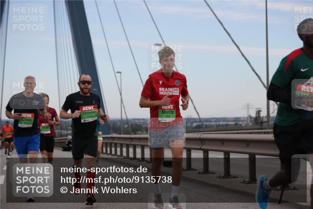 03.10.2025 - Köhlbrandbrückenlauf Jannik Wohlers http://msf.ph/oto/9135738 03.10.2025 15:24:20 Position 1 7259, 96, 247, 7342, 7067 meine-sportfotos.de