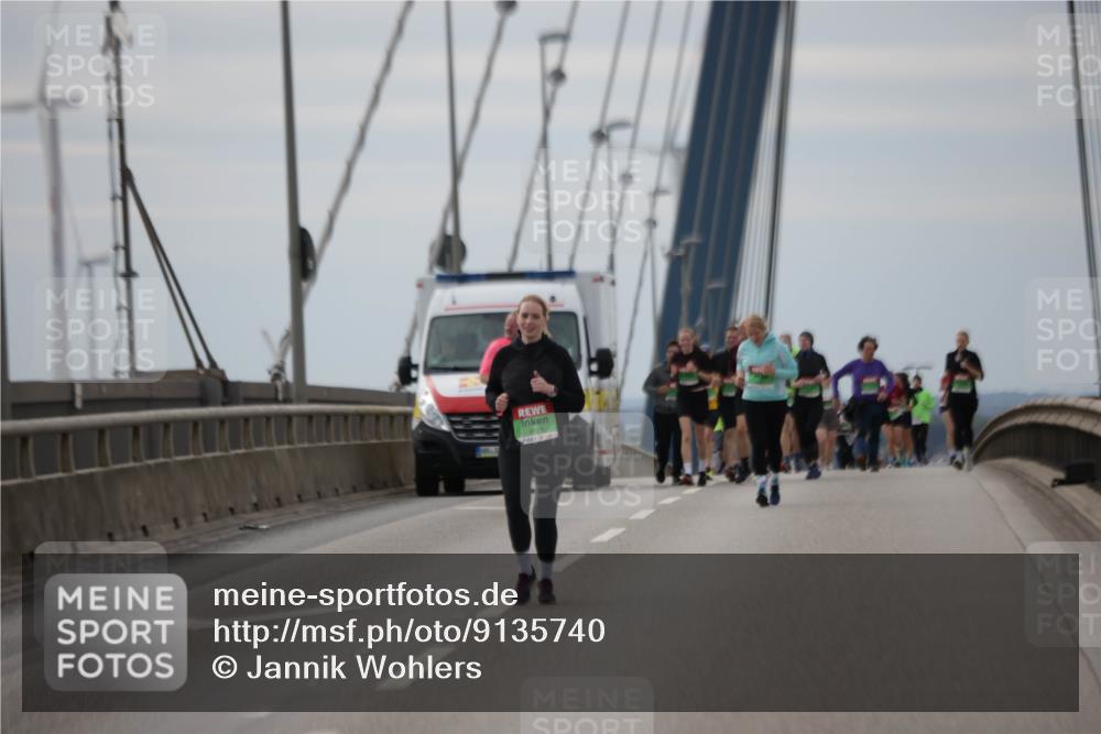 03.10.2025 - Köhlbrandbrückenlauf Jannik Wohlers http://msf.ph/oto/9135740 03.10.2025 16:06:28 Position 1  meine-sportfotos.de