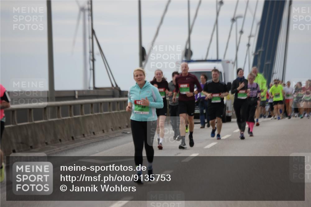 03.10.2025 - Köhlbrandbrückenlauf Jannik Wohlers http://msf.ph/oto/9135753 03.10.2025 16:06:40 Position 1 8500 meine-sportfotos.de