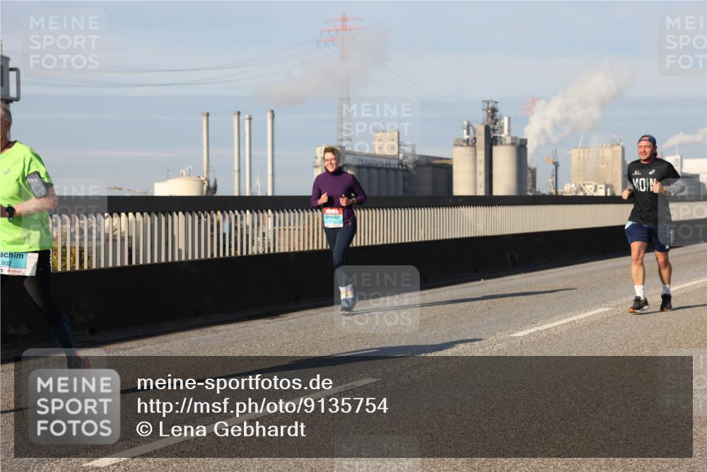 03.10.2025 - Köhlbrandbrückenlauf Lena Gebhardt http://msf.ph/oto/9135754 03.10.2025 09:53:45 Position 2 802 meine-sportfotos.de