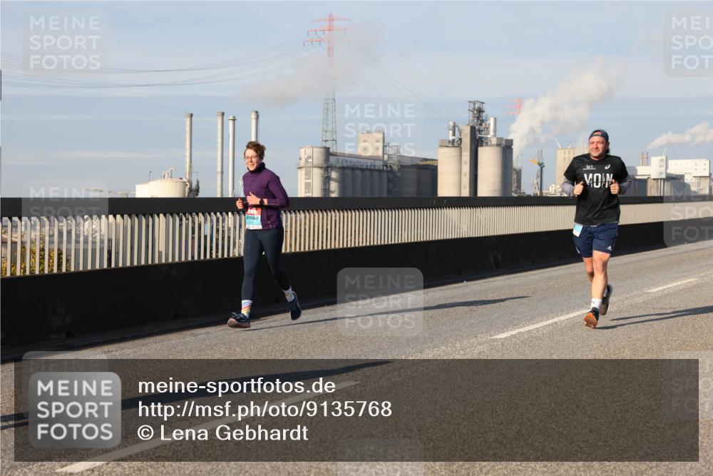 03.10.2025 - Köhlbrandbrückenlauf Lena Gebhardt http://msf.ph/oto/9135768 03.10.2025 09:53:46 Position 2  meine-sportfotos.de