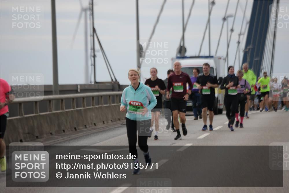 03.10.2025 - Köhlbrandbrückenlauf Jannik Wohlers http://msf.ph/oto/9135771 03.10.2025 16:06:41 Position 1  meine-sportfotos.de