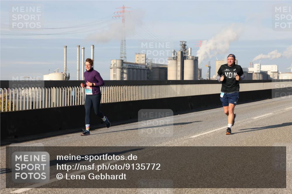 03.10.2025 - Köhlbrandbrückenlauf Lena Gebhardt http://msf.ph/oto/9135772 03.10.2025 09:53:46 Position 2  meine-sportfotos.de