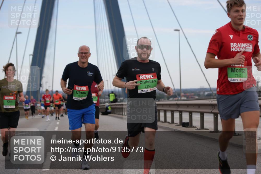 03.10.2025 - Köhlbrandbrückenlauf Jannik Wohlers http://msf.ph/oto/9135773 03.10.2025 15:24:20 Position 1 7213, 7057, 96, 247, 7259, 7342 meine-sportfotos.de