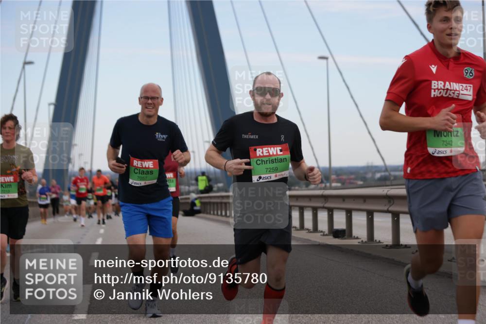 03.10.2025 - Köhlbrandbrückenlauf Jannik Wohlers http://msf.ph/oto/9135780 03.10.2025 15:24:20 Position 1 7057, 7213, 96, 247, 50, 7259, 7342 meine-sportfotos.de
