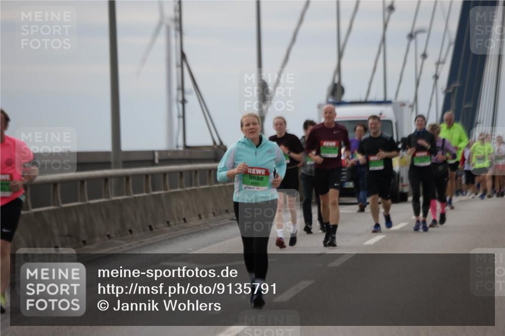 03.10.2025 - Köhlbrandbrückenlauf Jannik Wohlers http://msf.ph/oto/9135791 03.10.2025 16:06:41 Position 1 8500 meine-sportfotos.de