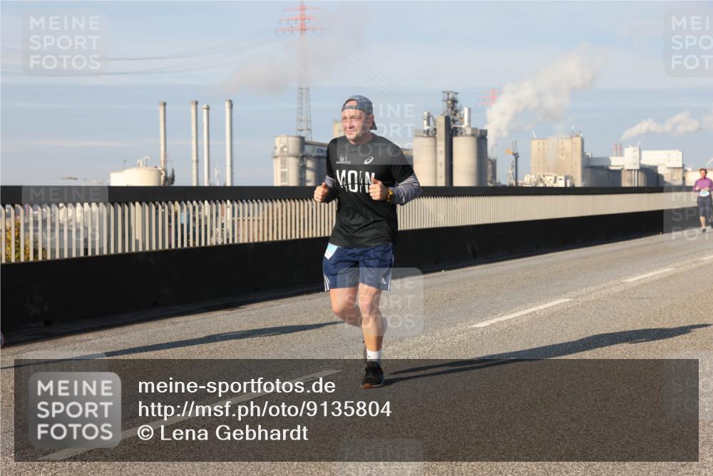 03.10.2025 - Köhlbrandbrückenlauf Lena Gebhardt http://msf.ph/oto/9135804 03.10.2025 09:53:47 Position 2  meine-sportfotos.de