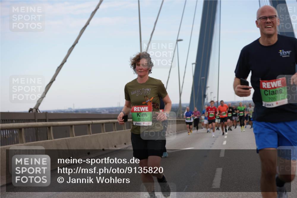 03.10.2025 - Köhlbrandbrückenlauf Jannik Wohlers http://msf.ph/oto/9135820 03.10.2025 15:24:21 Position 1 2025, 7213, 7057 meine-sportfotos.de