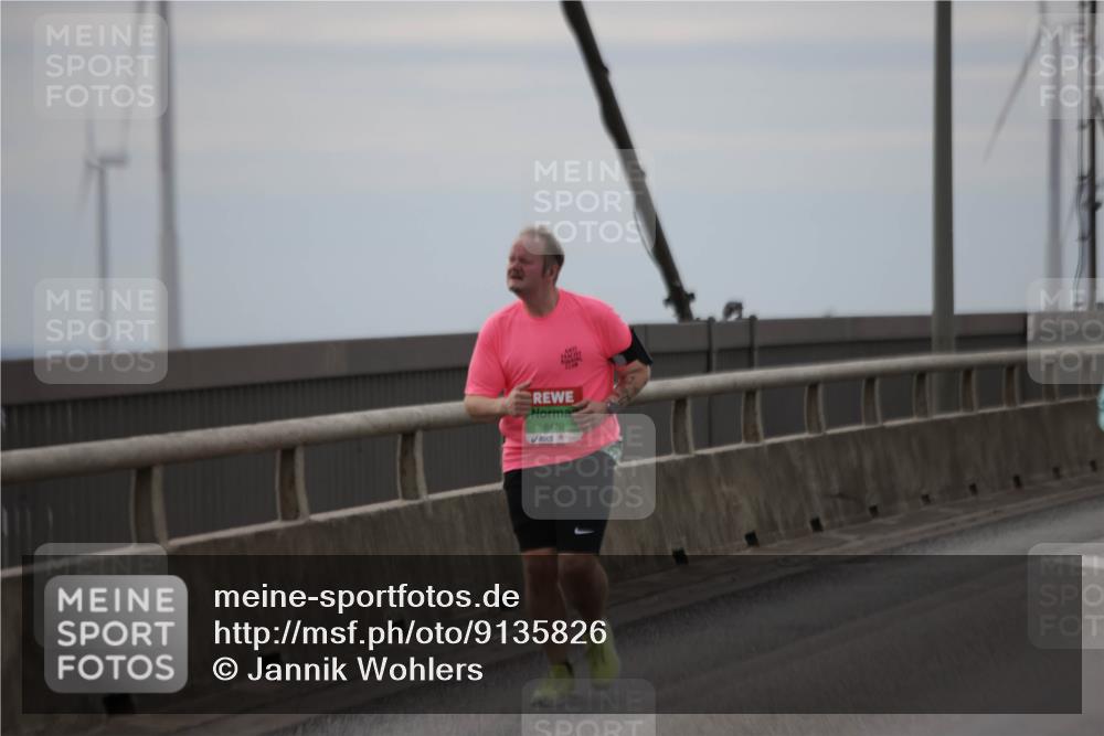 03.10.2025 - Köhlbrandbrückenlauf Jannik Wohlers http://msf.ph/oto/9135826 03.10.2025 16:06:42 Position 1 8470 meine-sportfotos.de