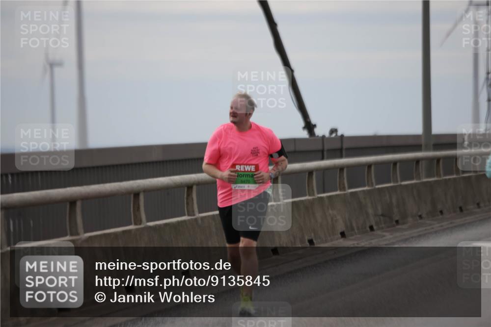 03.10.2025 - Köhlbrandbrückenlauf Jannik Wohlers http://msf.ph/oto/9135845 03.10.2025 16:06:42 Position 1 8470 meine-sportfotos.de